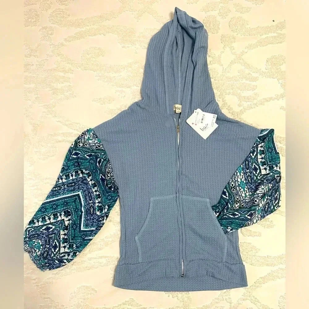 Baea Vintage Sleeve Design Zip Up Hoodie